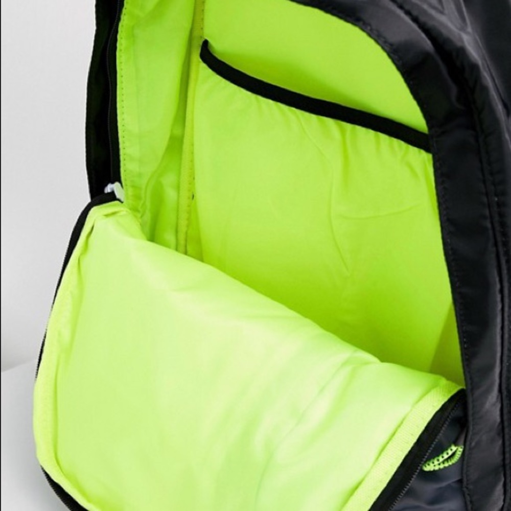 SuperDry Backpack - Picture 4 of 4